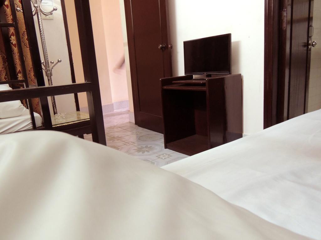 Halong Happy Hostel (Adults Only) Ha Long Exteriör bild