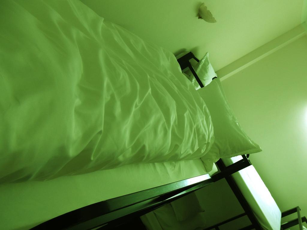 Halong Happy Hostel (Adults Only) Ha Long Exteriör bild